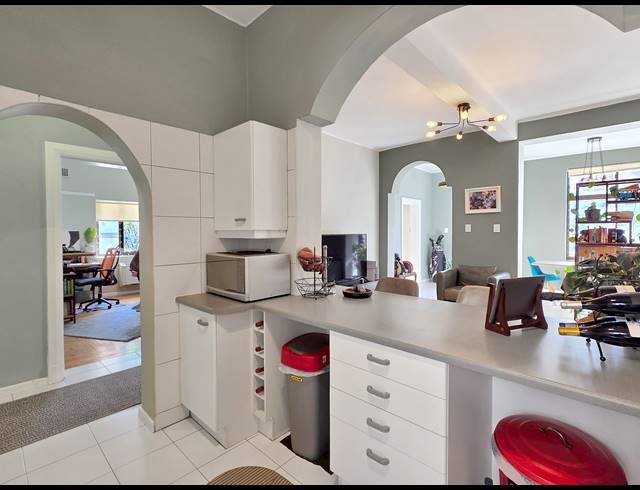 3 BEDROOM APARTMENT FOR SALE IN BANTRY BAY